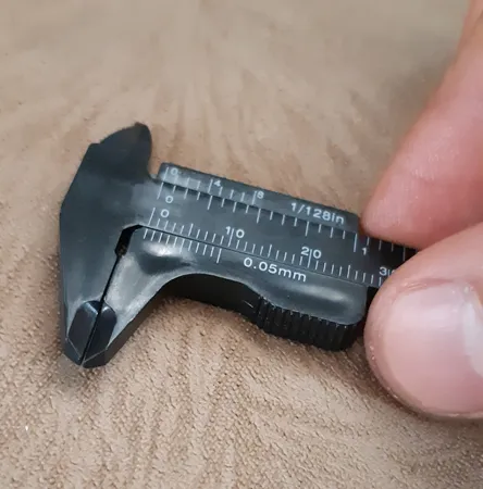 کولیس کد 03 گستره 0-80 میلی متر