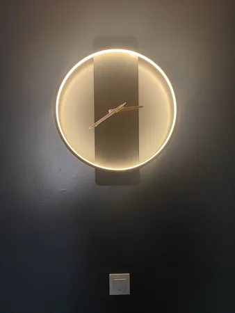 ساعت دیواری مدل ام کی لایتینگ مدل Bclock50