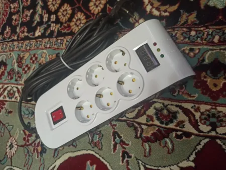 محافظ ولتاژ پارت الکتریک مدل PE8796
