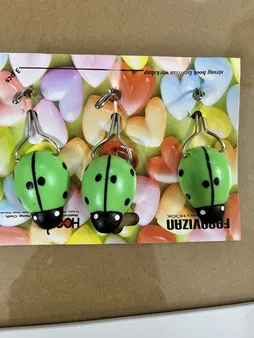 قلاب آویز حوله طرح کفشدوزک بسته 3 عددی