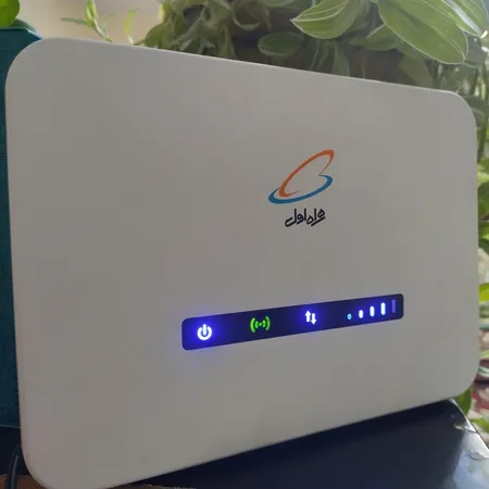 مودم 4.5G همراه اول مدل MIMO 4x4-HA6400 به همراه کارت فعالسازی سیم‌کارت اعتباری و 300 گیگابایت اینترنت 1 ساله