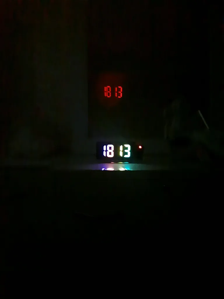 ساعت رومیزی دیجیتال مدل صفحه رنگی پروژکتوردار کد DCX-673