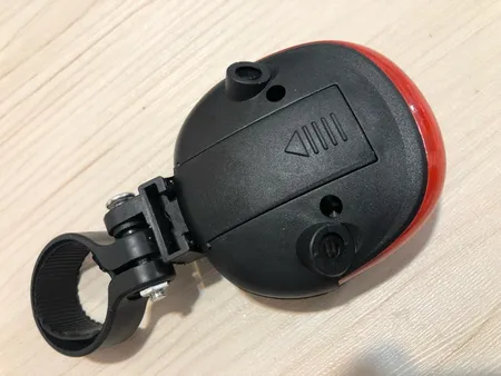 چراغ عقب دوچرخه مدل لیزری