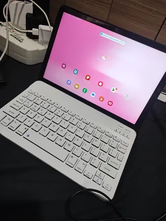 مینی کیبورد بلوتوثی مدل BT300