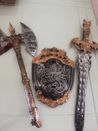 اسباب بازی جنگی مدل شمشیر و تبر