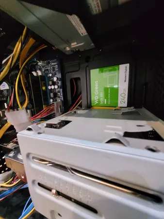 اس اس دی اینترنال SATA III وسترن دیجیتال مدل Green ظرفیت 240 گیگابایت