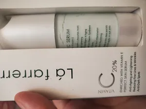 تجریه خرید سرم ضد چروک و روشن کننده لافارر مدل Ferulic Acid مناسب انواع پوست حجم 30 میلی لیتر