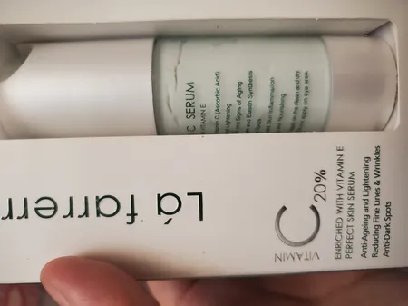 سرم ضد چروک و روشن کننده لافارر مدل Ferulic Acid مناسب انواع پوست حجم 30 میلی لیتر