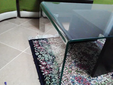 میز جلو مبلی شیشه خم اطلس 12 میل طول 110 سانتی متر