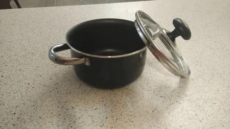 قابلمه کاج نچسب مدل TK16 سایز 16