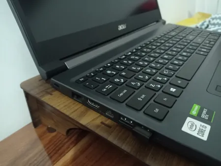 پایه نگهدارنده لپ تاپ آرسی مدل لانه زنبوری