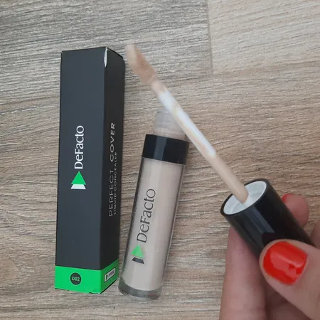 کانسیلر دیفکتو مدل Perfect شماره 02