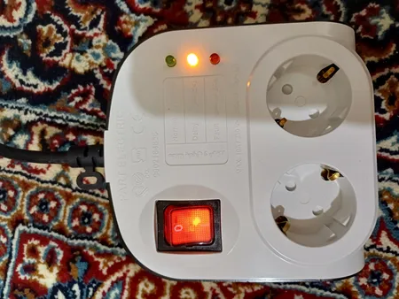 محافظ ولتاژ پارت الکتریک مدل 8787