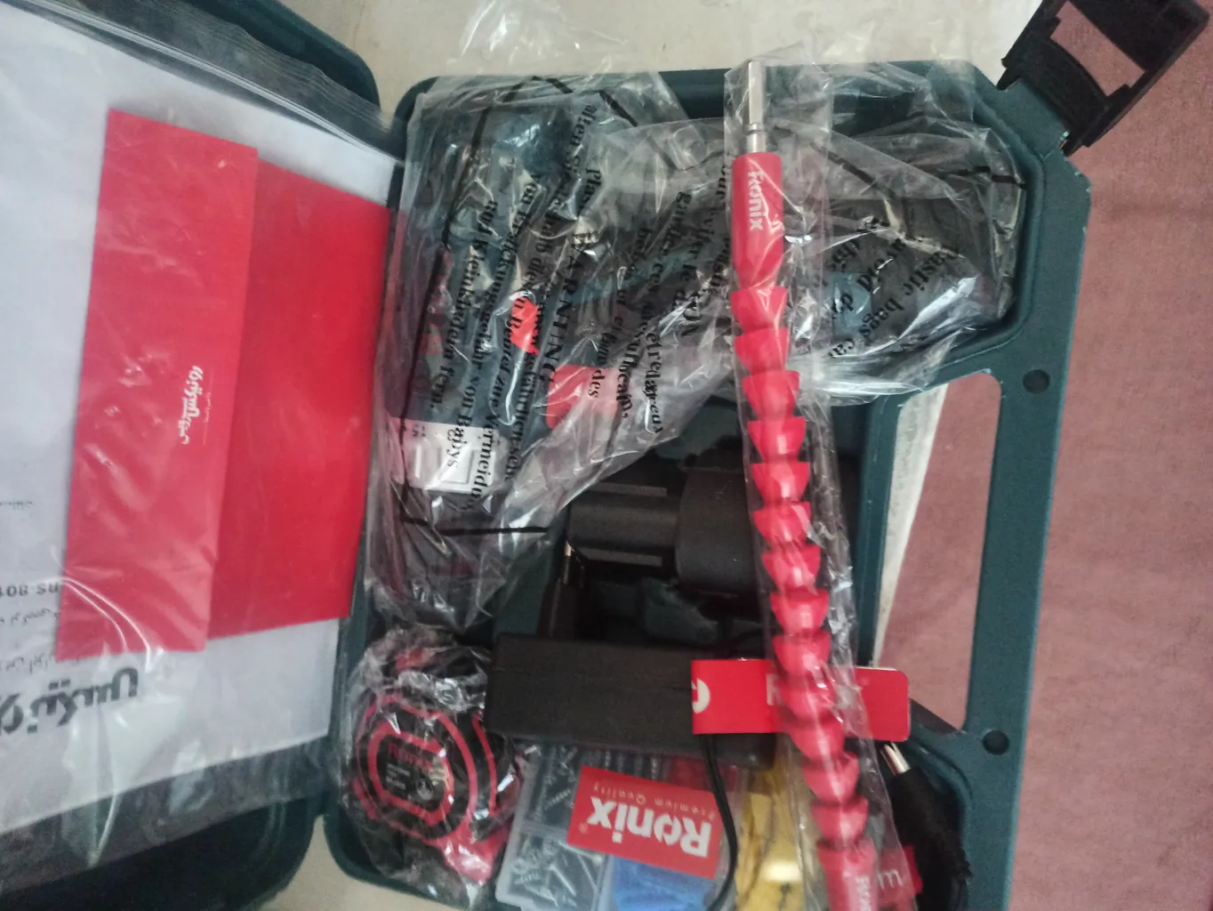 مجموعه 19 عددی پیچ گوشتی شارژی رونیکس مدل RS-8012