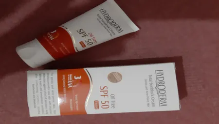 کرم ضدآفتاب هیدرودرم مدل Medium Beige SPF50، حجم 50 میلی‌لیتر