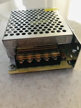 آداپتور 12 ولت 5 آمپر دوربین مداربسته مدل AV5