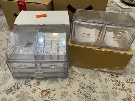 استند لوازم آرایشی مدل 06