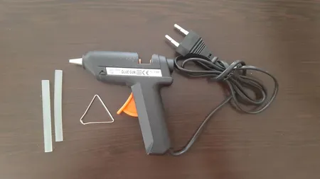 دستگاه چسب تفنگی جانسون مدل FL-138B به همراه یک عدد چسب حرارتی جانسون بصورت رایگان