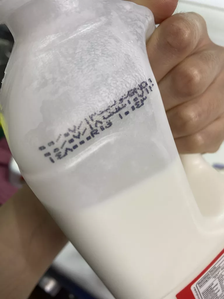 شیر کامل مانیزان حجم 950 میلی لیتر