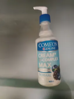 کرم مرطوب‌کننده کامان مدل Normal حجم 400 میلی‌لیتر