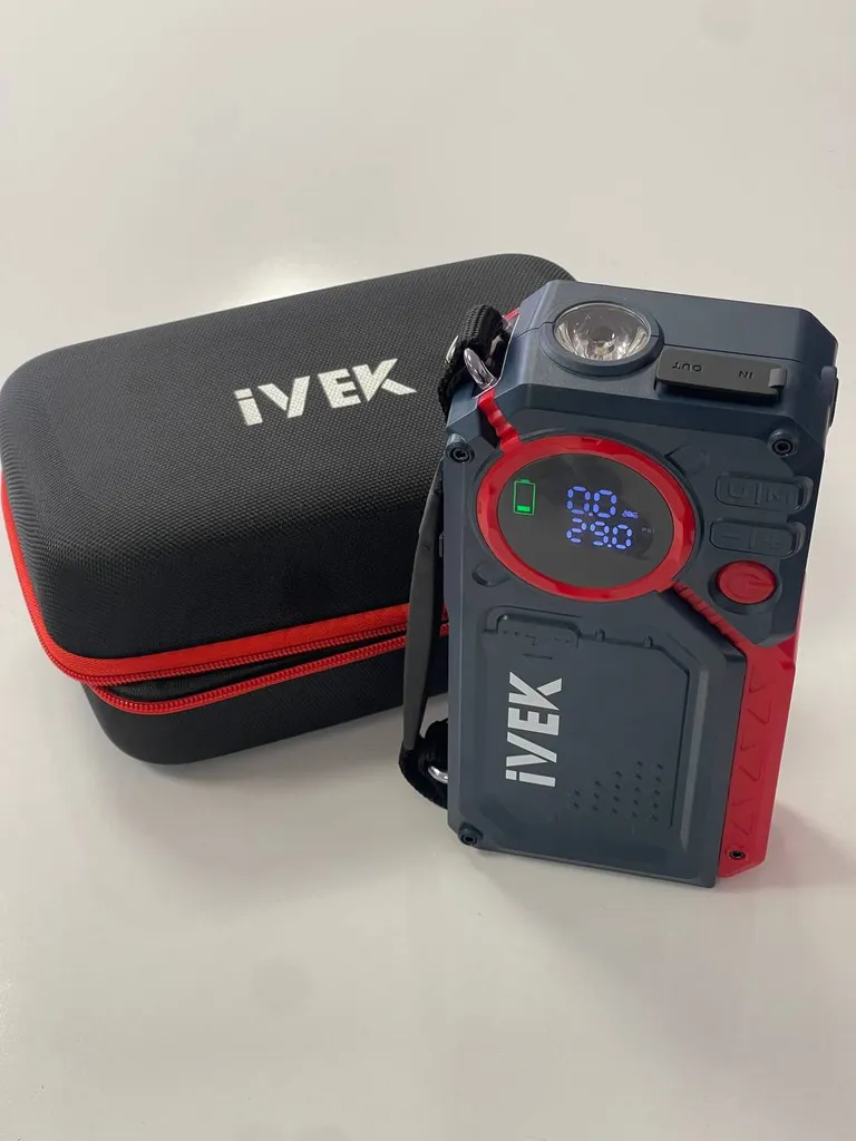 جامپ استارتر ایوک مدل K-6200 ظرفیت 8000 میلی‌آمپر به همراه پمپ باد و پاوربانک