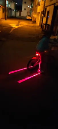 چراغ عقب دوچرخه مدل لیزری