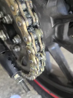 اسپری پاک کننده گریس و چربی موتورسیکلت روناکس مدل D10 حجم 450 میلی لیتر