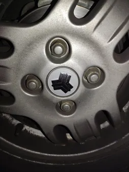 در پوش وسط رینگ خودرو چیکال مدل M-7 مناسب برای کوئیک بسته 4 عددی