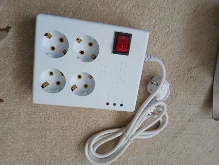 محافظ ولتاژ یخچال و فریزر فردان الکتریک کد ۳۱۰۰۳