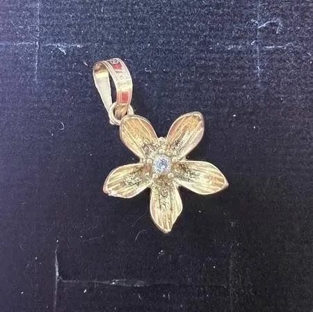 آویز گردنبند طلا 18 عیار زنانه مدل گل پنج پر