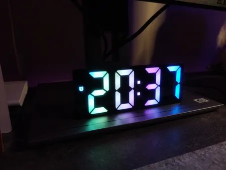 ساعت رومیزی دیجیتال مدل صفحه رنگی کد GH0725D