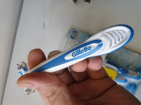 خودتراش ژیلت مدل Blue3 Ice بسته 3 عددی