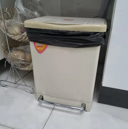 سطل زباله پدالی هوم کت مدل Alice 2888