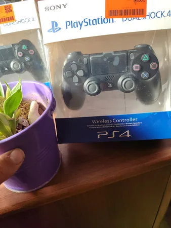 دسته بازی پلی استیشن ۴ مدل DUALSHOCK CUH-ZCT2E