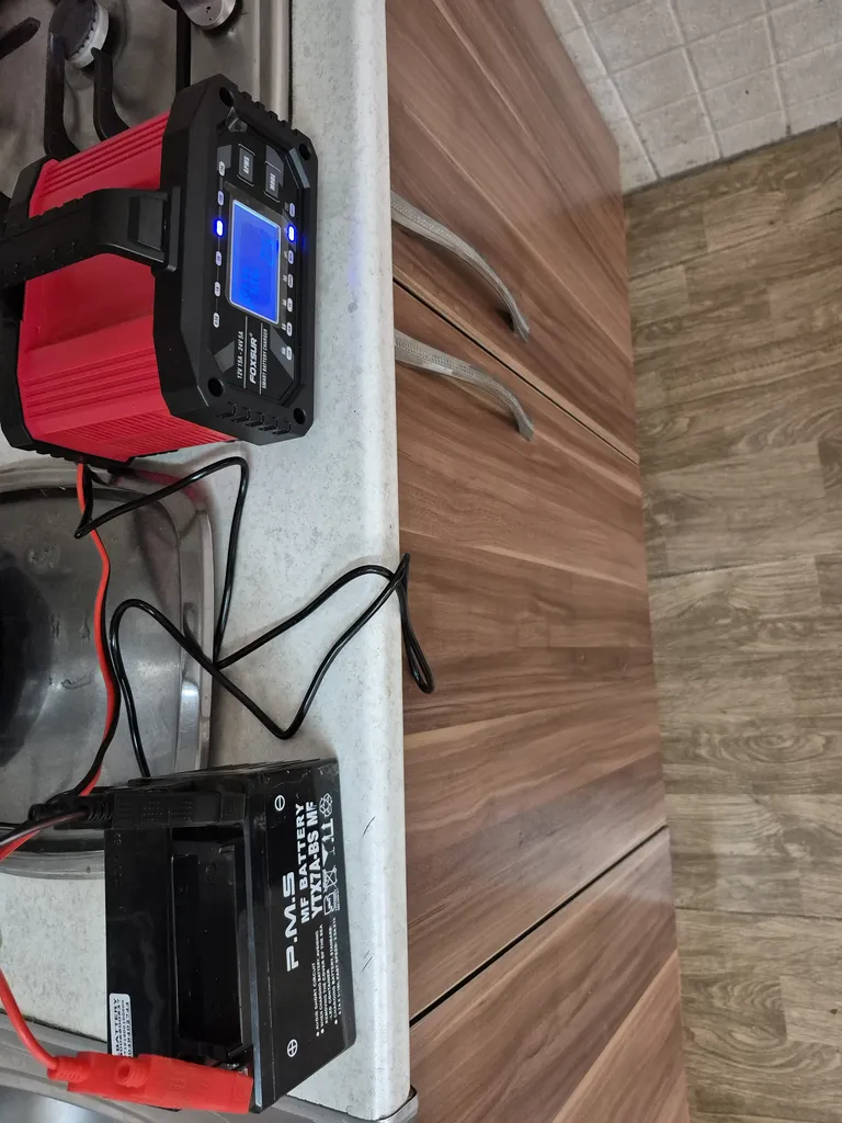 شارژر باتری خودرو فاکسسور مدل FA-150