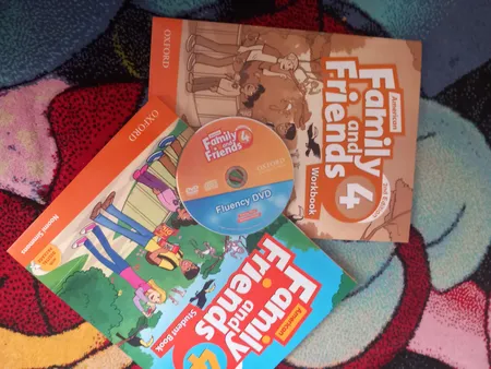 کتاب Family and Friends 4 اثر Naomi Simmons انتشارات الوندپویان