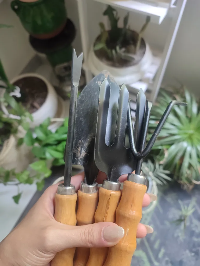 مجموعه 3 عددی چنگک و شنکش و بیلچه مدل SG4