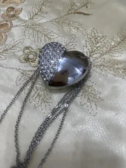 فلش مموری طرح قلب مدل UJ-004 ظرفیت 64 گیگابایت