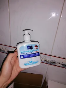 تجریه خرید کرم نرم‌کننده و مرطوب‌کننده دست و صورت جی مدل Soft مناسب پوست‌های خشک حجم 450 میلی‌لیتر