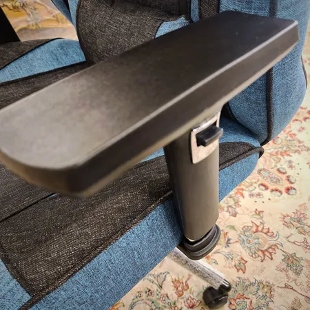 صندلی گیمینگ کادی نو مدل VIP G2025