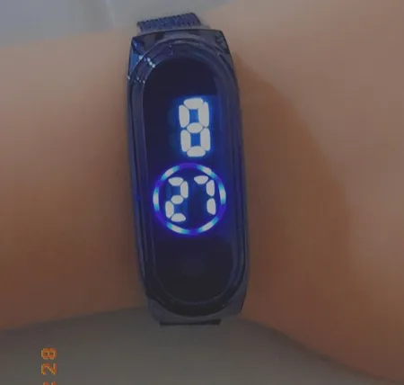 ساعت مچی دیجیتال مدل حصیری مگنتی طرح قلب Mki