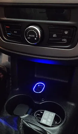 شارژر فندکی سامسونگ مدل EP-L5300XBEGWW به همراه کابل تبدیل USB-C