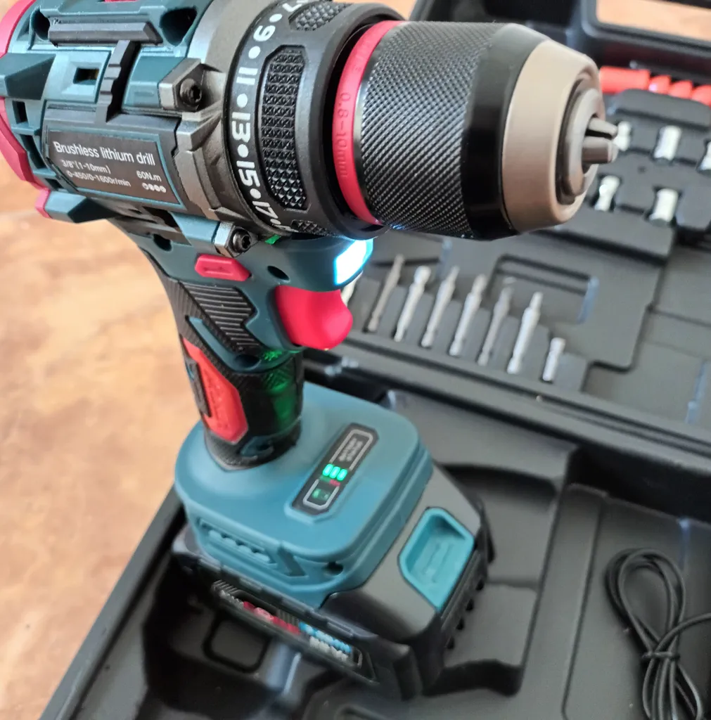 مجموعه 28 عددی دریل پیچ گوشتی شارژی براشلس صنعتی باس مدل LIFE _ STYLE