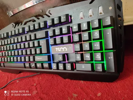 کیبورد گیمینگ تسکو مدل TK 8021L با حروف فارسی، سوییچ ممبران، Full-Size، نورپردازی RGB LED