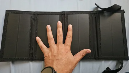 شارژر خورشیدی موبایل مدل 20WT