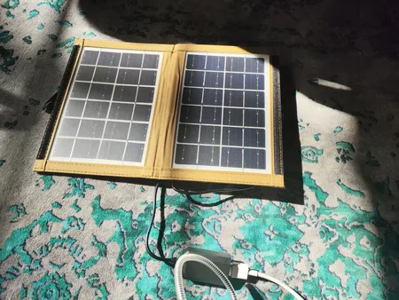 شارژر خورشیدی سی کلمپ مدل CL-670