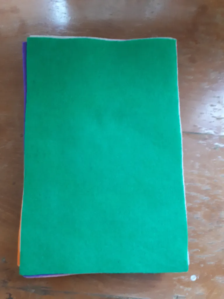 بسته ی 24 رنگی نمد ایرانی هنری ساز کد 1304