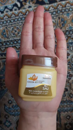 وازلین لب ساج مدل کره کاکائو