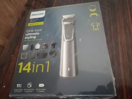 ماشین اصلاح موی صورت و بدن فیلیپس مدل MG7720، اصلاح به صورت خط زن، نمایشگر وضعیت باتری، قابلیت شارژ سریع، ضد آب، منبع انرژی با باتری قابل شارژ، تکنولوژی اصلاح به صورت برش مستقیم، مدت زمان شارژ 60 دقیقه و مدت زمان استفاده پس از شارژ 120 دقیقه، به‌همراه برس