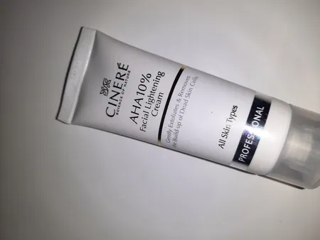 کرم لایه بردار سینره ده درصد AHA حجم 40 میلی لیتر